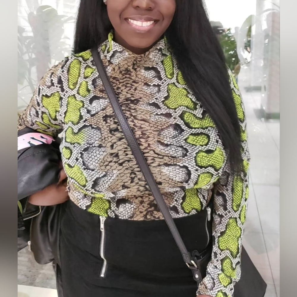 Snake Print Mock Neck mesh blouse 🐍
